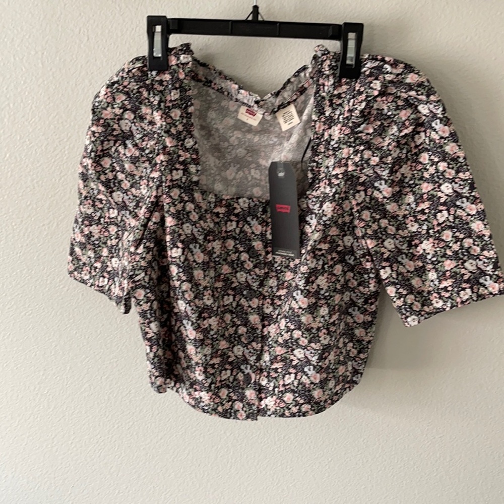 Levi’s original style cropped blouse. Brand new. S